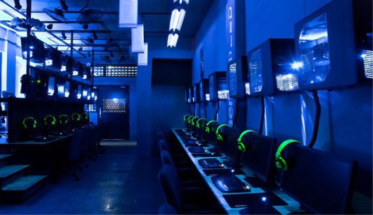 Negocio de cabinas de internet en Perú